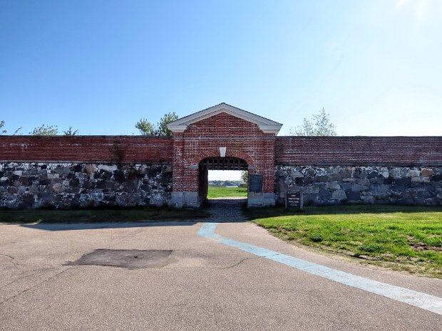 PortsmouthFortsMay2013